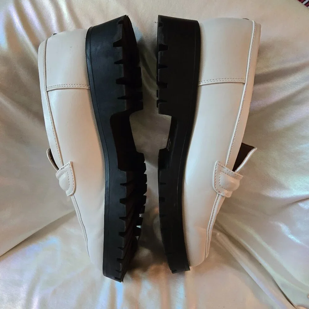 Nine West White Loafers with Black Soles 90s Slip On Dress Shoes 11 US Shoe EUC - Picture 10 of 16